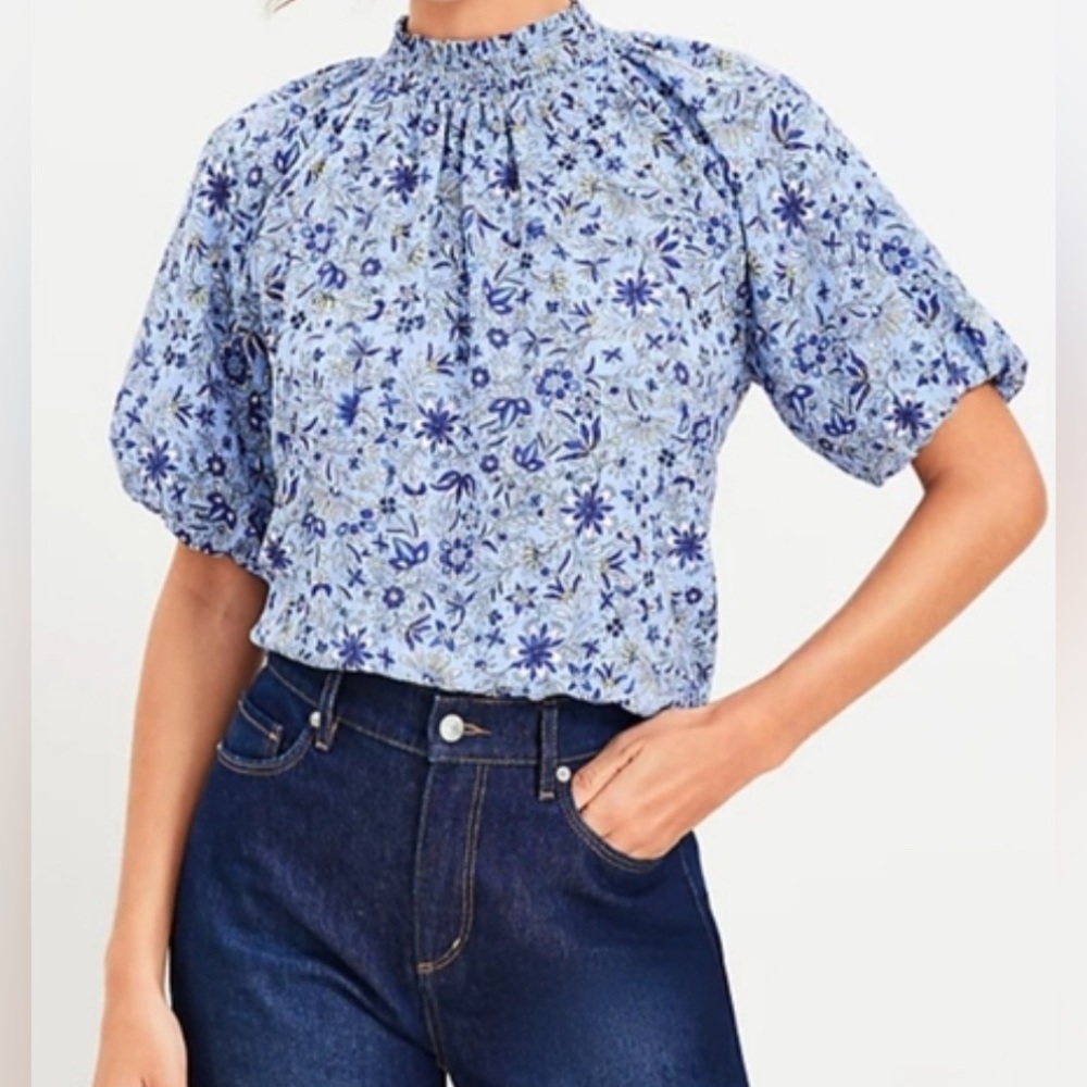 LOFT Feminine Blue Floral Blouse – Puffed Sleeves, Ruched Collar, Size M
